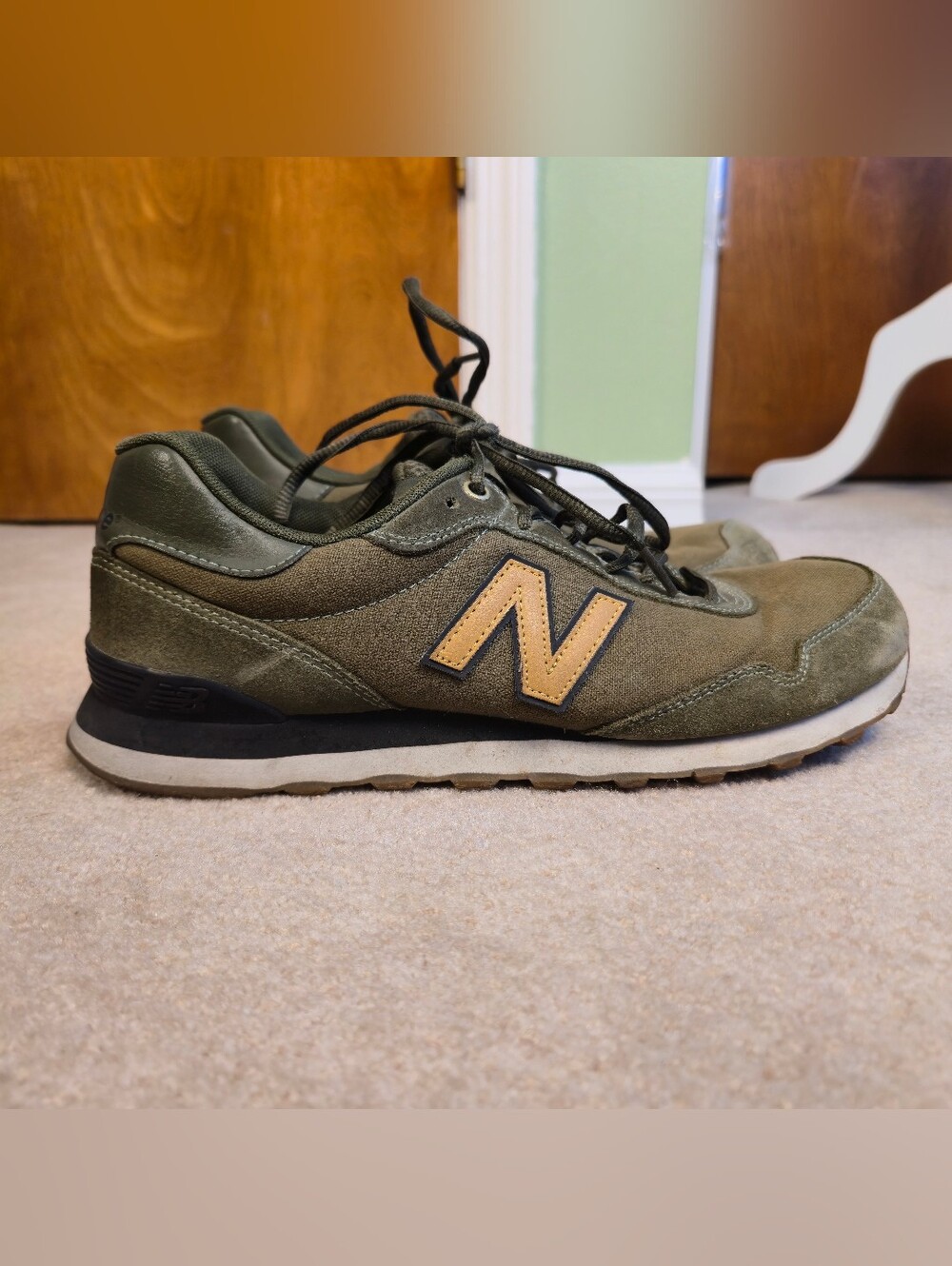 New Balance 515 sneakers in a dark olive green colorway ML515WAA Size 11